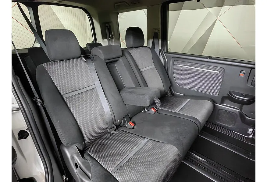 Honda Stepwgn 1.5 CVT 4WD (150 л.с.) Белый в АВИЛОН. Слайд №15