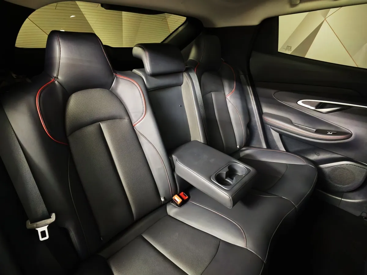 Changan UNI-T 1.5T 7DCT (181 л.с.) Tech Черный в АВИЛОН. Слайд №16