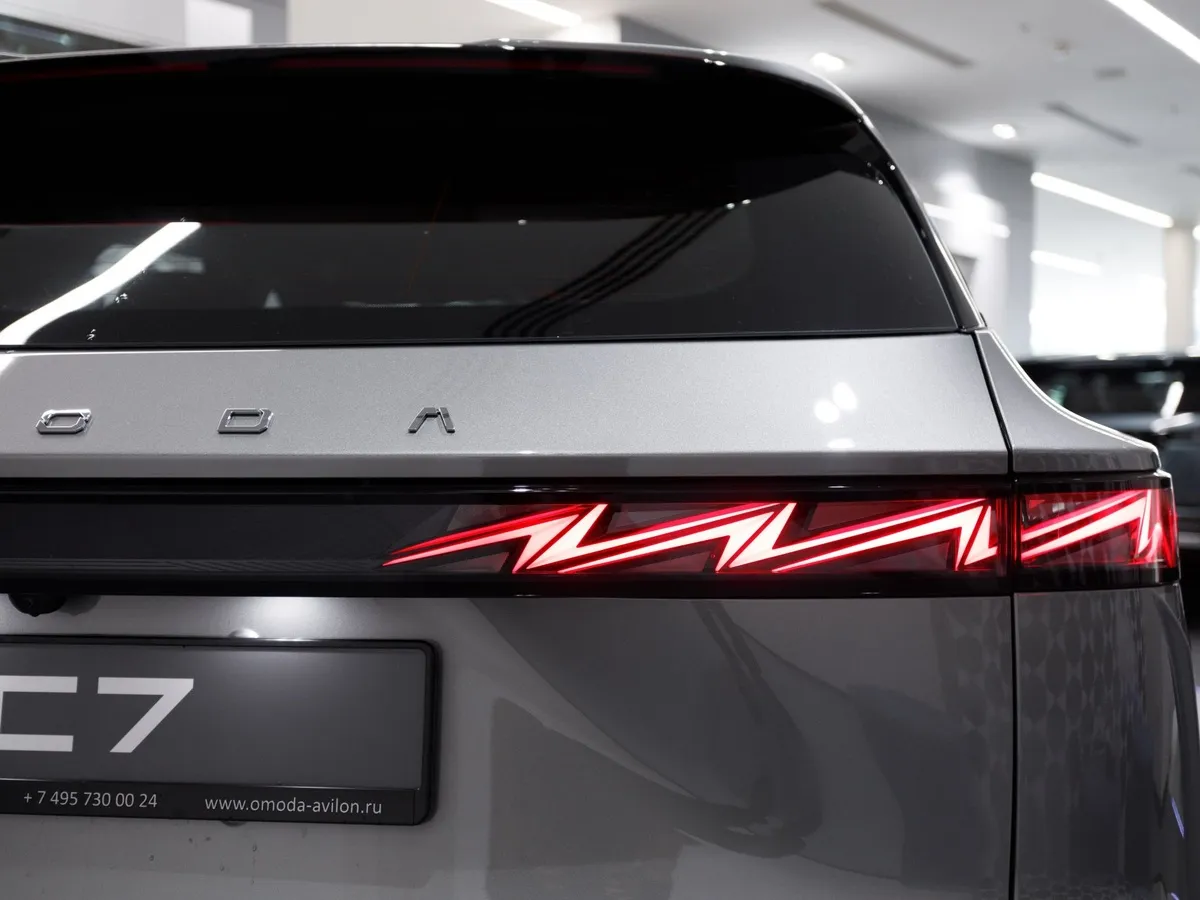 OMODA C7 1.6 DCT 4WD (150 л.с.) Драйв Серебристый в АВИЛОН. Слайд №18