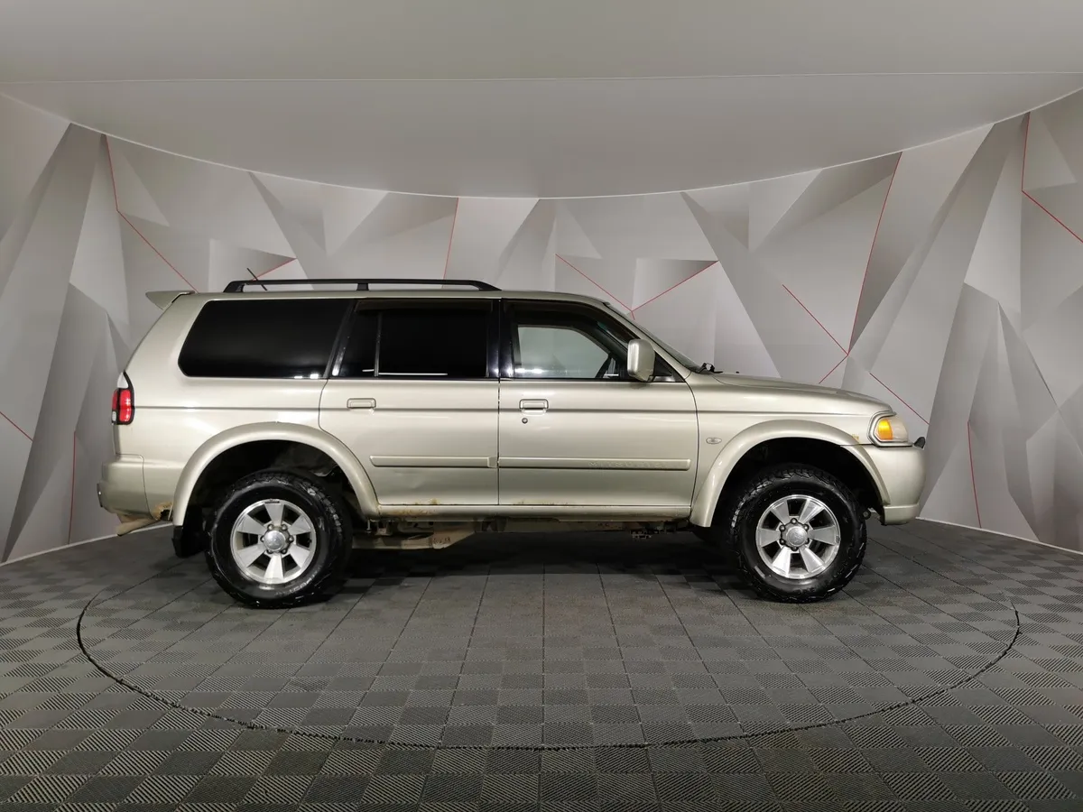 Mitsubishi Pajero Sport 3.0 AT (170 л.с.) Бежевый в АВИЛОН. Слайд №6