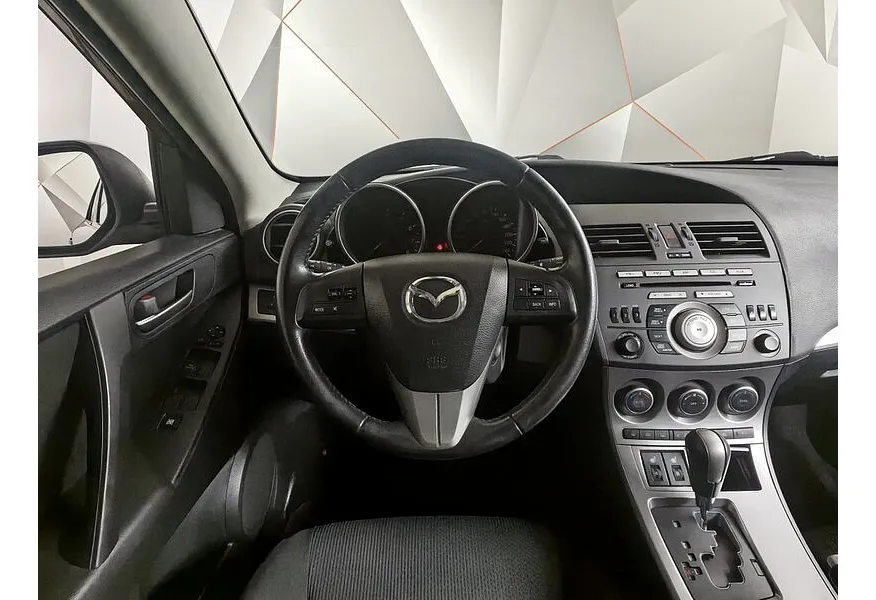 Mazda 3 1.6 AT (105 л.с.) Красный в АВИЛОН. Слайд №20