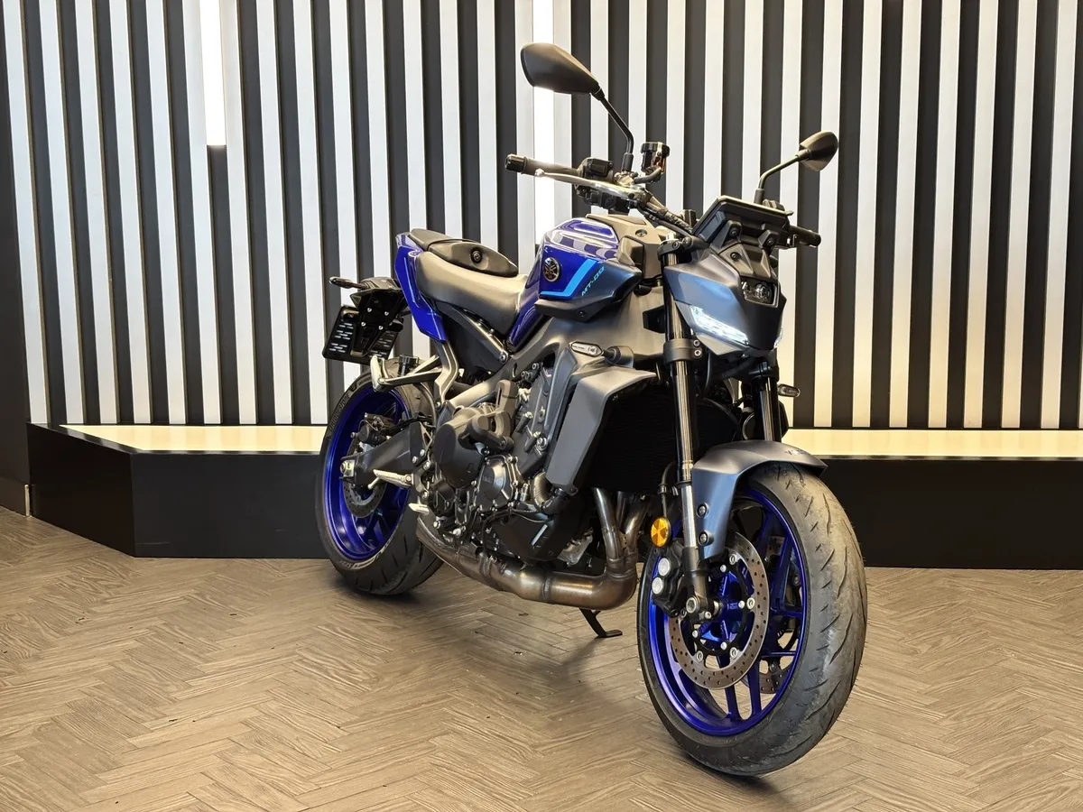 Yamaha MT-09 890 см³ (119 л.с.) (119) 890 Синий в АВИЛОН. Слайд №2