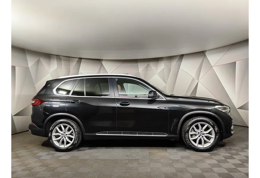 BMW X5 xDrive25d Steptronic (231 л.с.) Business Черный в АВИЛОН. Слайд №6