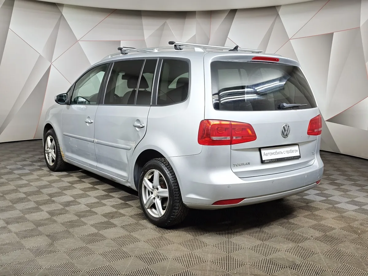 Volkswagen Touran 2.0 TDI DSG (110 л.с.) Highline Серебристый в АВИЛОН. Слайд №4