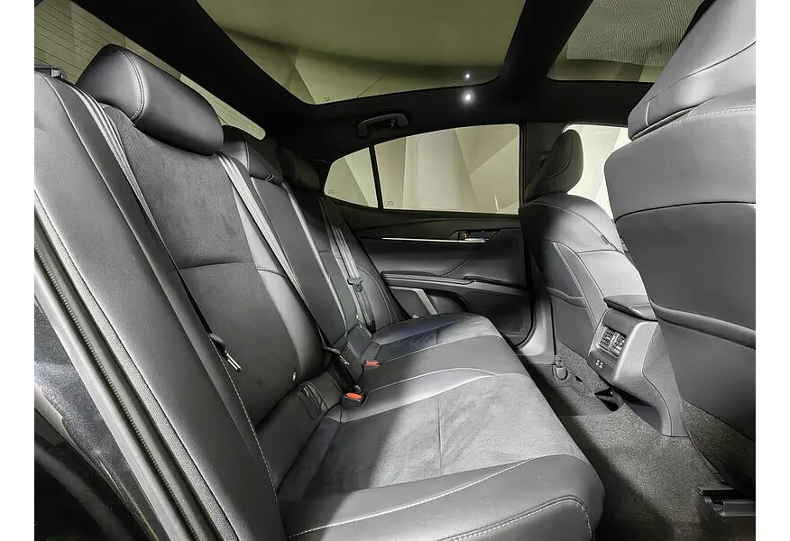 Toyota Camry 2.0h CVT (197 л.с.) Sport Plus Черный в АВИЛОН. Слайд №16