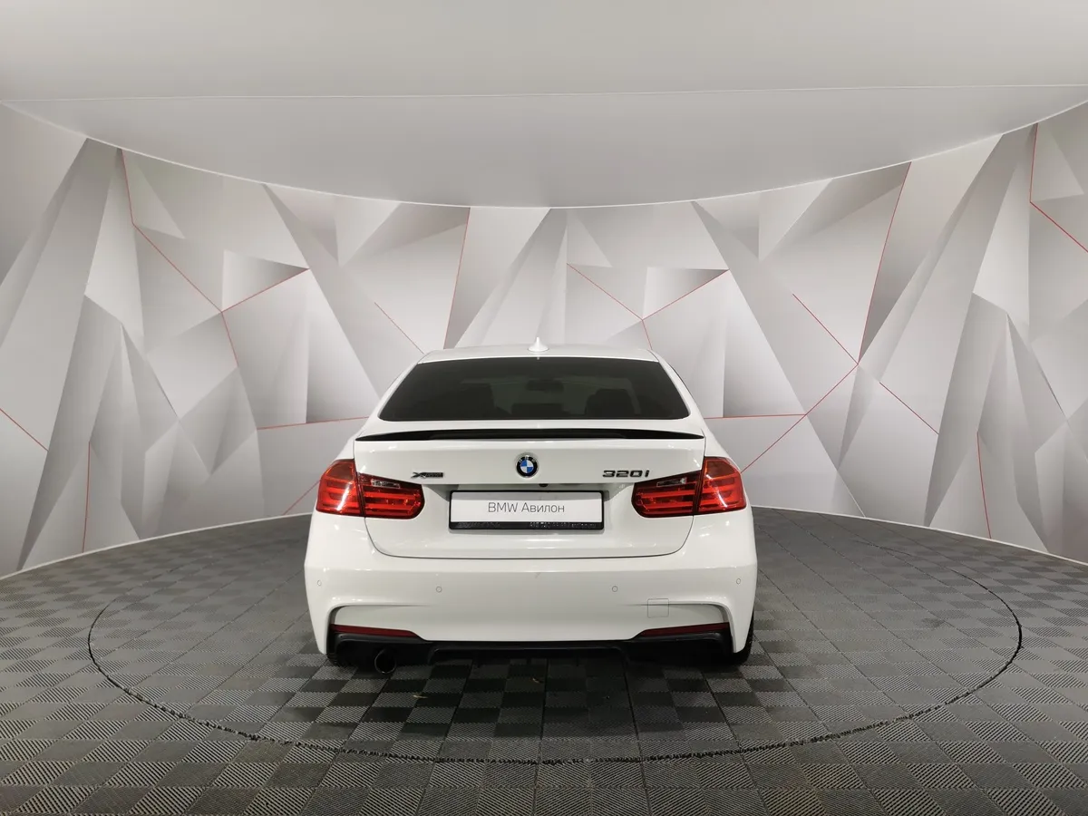 BMW 3 серия 320i xDrive AT (184 л.с.) M Sport Белый в АВИЛОН. Слайд №4