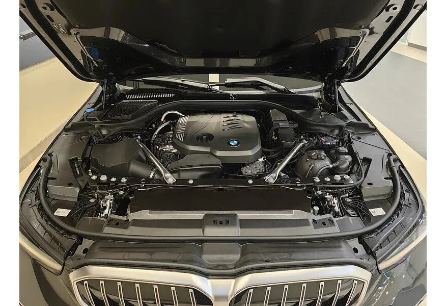 BMW 5 серия 520d xDrive AT (197 л.с.) Серый в АВИЛОН. Слайд №12