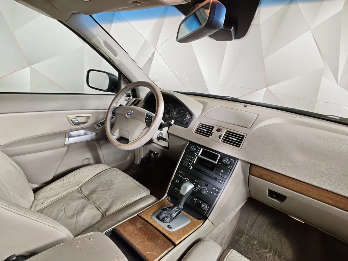 Volvo XC90 2.5 T5 Geartronic AWD (5 мест) (210 л.с.) Бежевый в АВИЛОН. Слайд №10