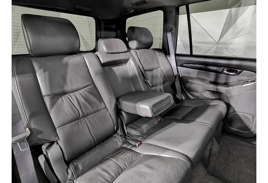 Toyota Land Cruiser Prado 4.0 AT (249 л.с.) Черный в АВИЛОН. Слайд №10