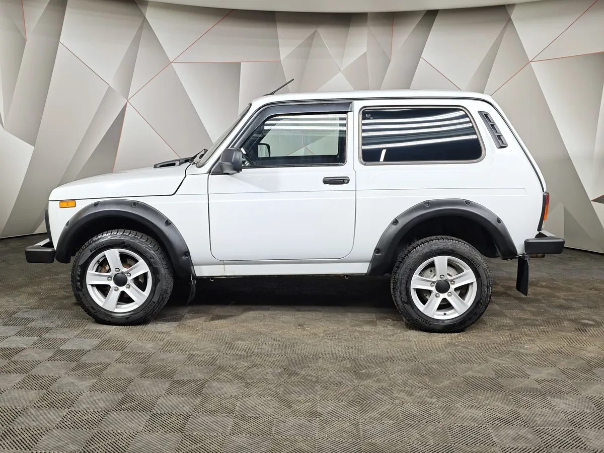 ВАЗ (Lada) 4x4 1.7 MT 8 кл. (Евро-4) (83 л.с.) Белый в АВИЛОН. Слайд №5