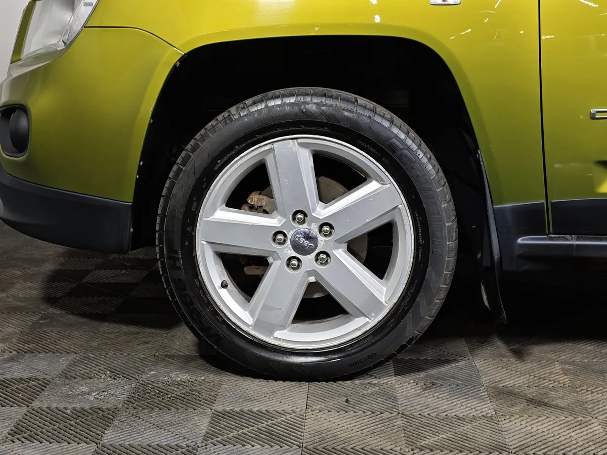 Jeep Compass 2.4 4x4 AT (150 л.с.) Limited Зеленый в АВИЛОН. Слайд №9