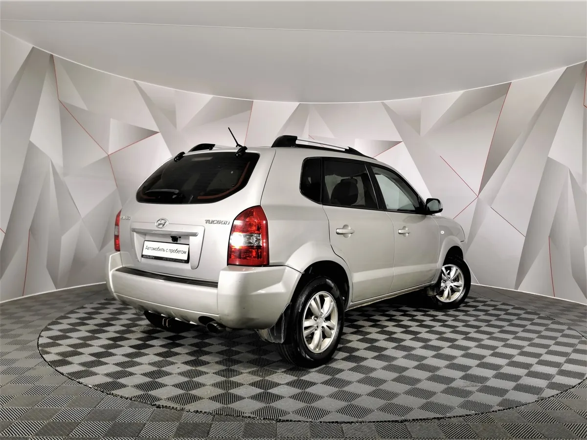 Hyundai Tucson 2.0 AT (150 л.с.) Серебристый в АВИЛОН. Слайд №2