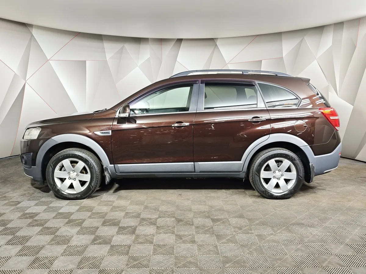 Chevrolet Captiva 2.4 AT (5 мест) (167 л.с.) LT Коричневый в АВИЛОН. Слайд №5