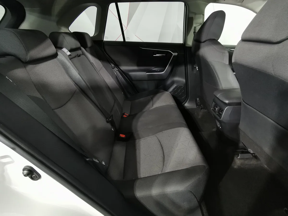 Toyota RAV4 2.0 CVT (149 л.с.) Комфорт Белый в АВИЛОН. Слайд №15