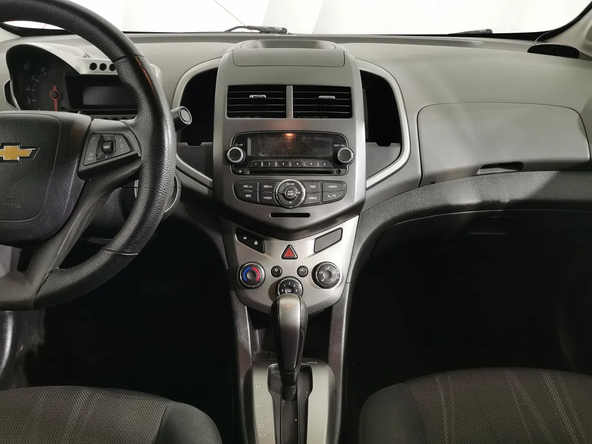 Chevrolet Aveo 1.6 AT (115 л.с.) Белый в АВИЛОН. Слайд №14