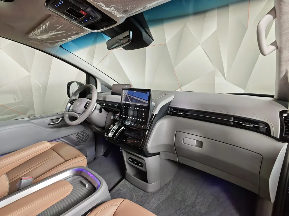 Hyundai Staria 2.2 CRDi 8AT 4WD (177 л.с.) 9 мест Premium Черный в АВИЛОН. Слайд №12