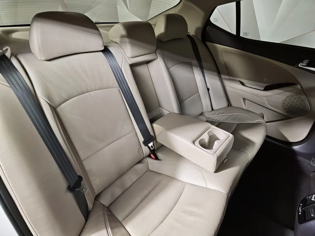 Kia Optima 2.4 AT (180 л.с.) Comfort Белый в АВИЛОН. Слайд №16