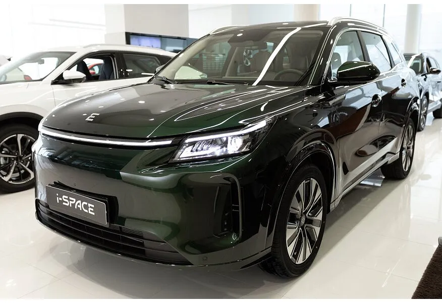 АВИЛОН - EVOLUTE i-SPACE 1.5 CVT AWD (218 л.с.) (5 мест) Зеленый - slide 0