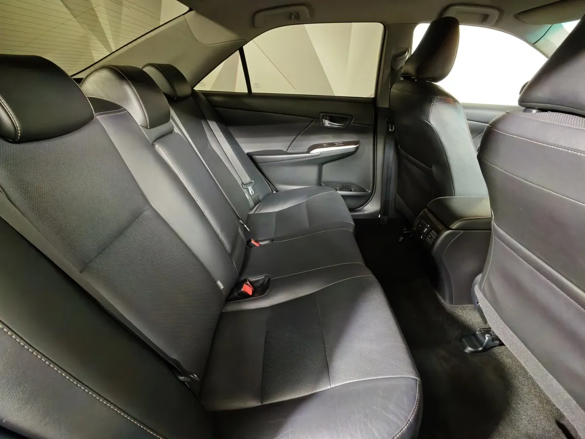 Toyota Camry 2.5 AT (181 л.с.) Черный в АВИЛОН. Слайд №15