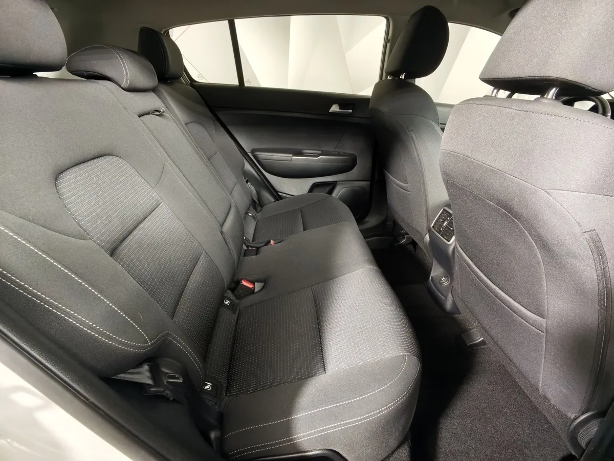 Kia Sportage 2.0 AT (150 л.с.) Comfort Белый в АВИЛОН. Слайд №16