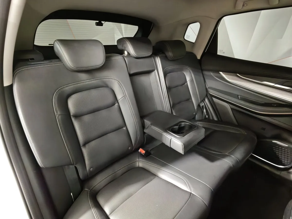 EXEED LX 1.6T DCT 4WD (150 л.с) Premium Plus Белый в АВИЛОН. Слайд №16