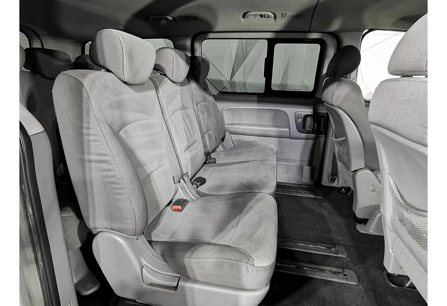 Hyundai H-1 2.4 AT (173 л.с.) Comfort Серебристый в АВИЛОН. Слайд №17