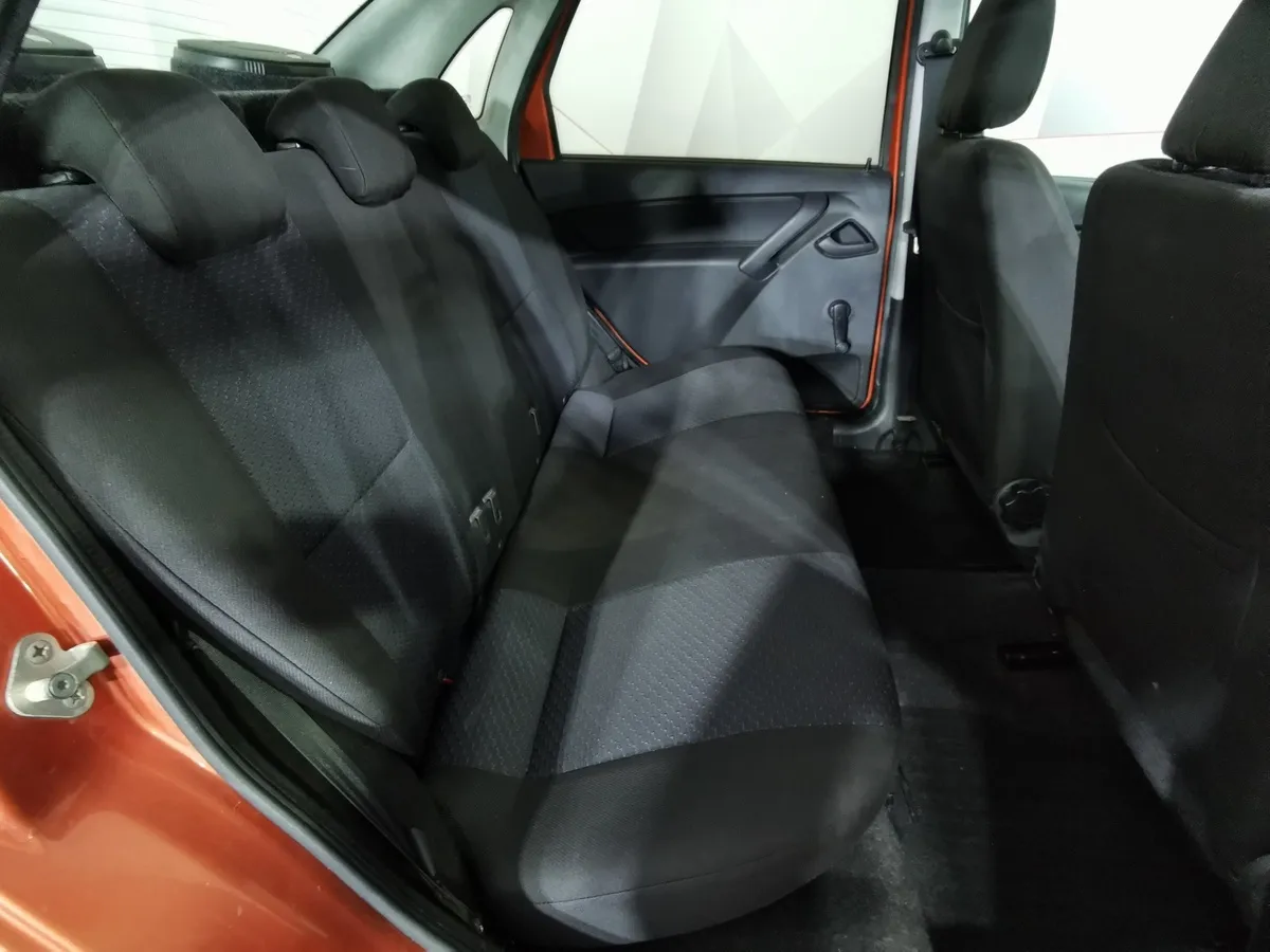 ВАЗ (Lada) Granta 1.6 AT 16кл (98 л.с.) Оранжевый в АВИЛОН. Слайд №15