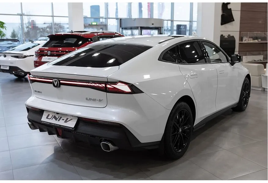 Changan UNI-V 1.5 AMT (181 л.с.) Tech Белый в АВИЛОН. Слайд №7