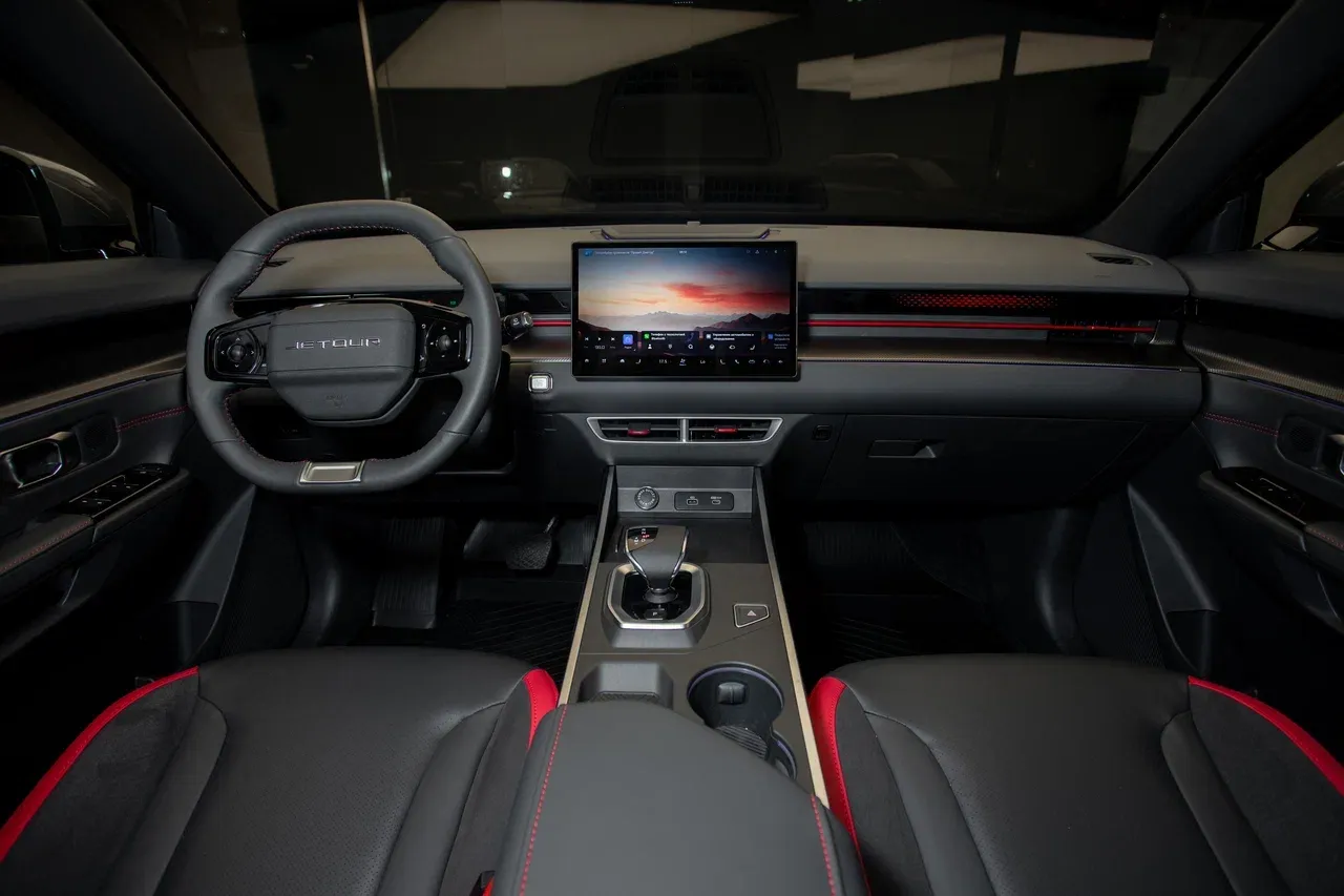 АВИЛОН - JETOUR Dashing 1.6T 7DCT 2WD (190 л.с.) Luxury Серый - slide 9
