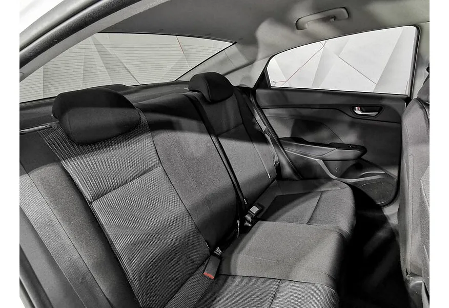 Hyundai Solaris 1.6 AT (123 л.с.) Comfort Белый в АВИЛОН. Слайд №16