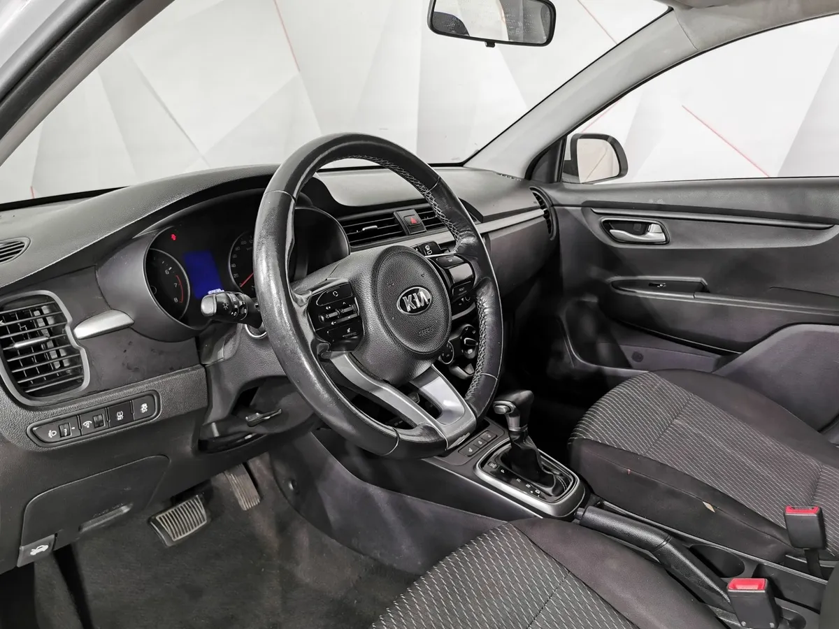 Kia Rio X-Line 1.6 AT (123 л.с.) Comfort Белый в АВИЛОН. Слайд №18