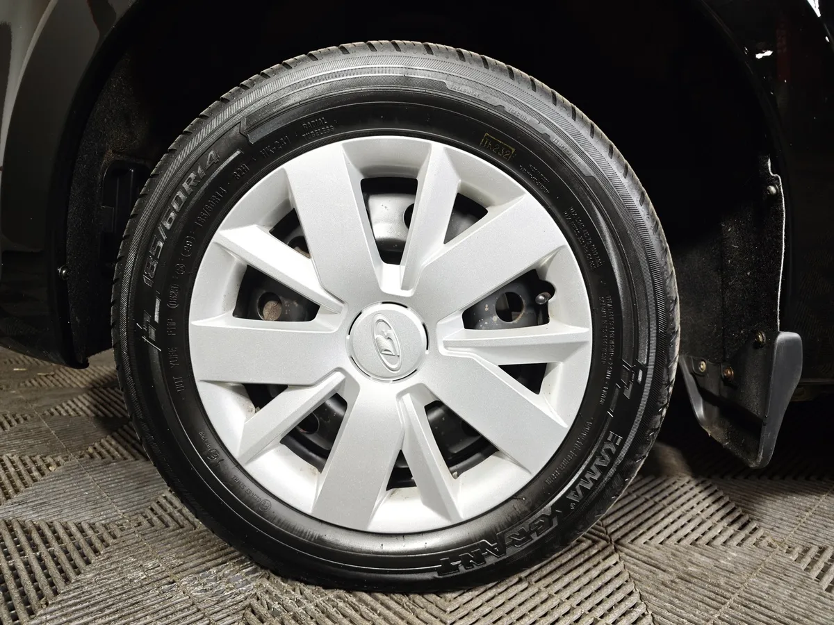 ВАЗ (Lada) Granta 1.6 MT 8кл (87 л.с.) Черный в АВИЛОН. Слайд №9