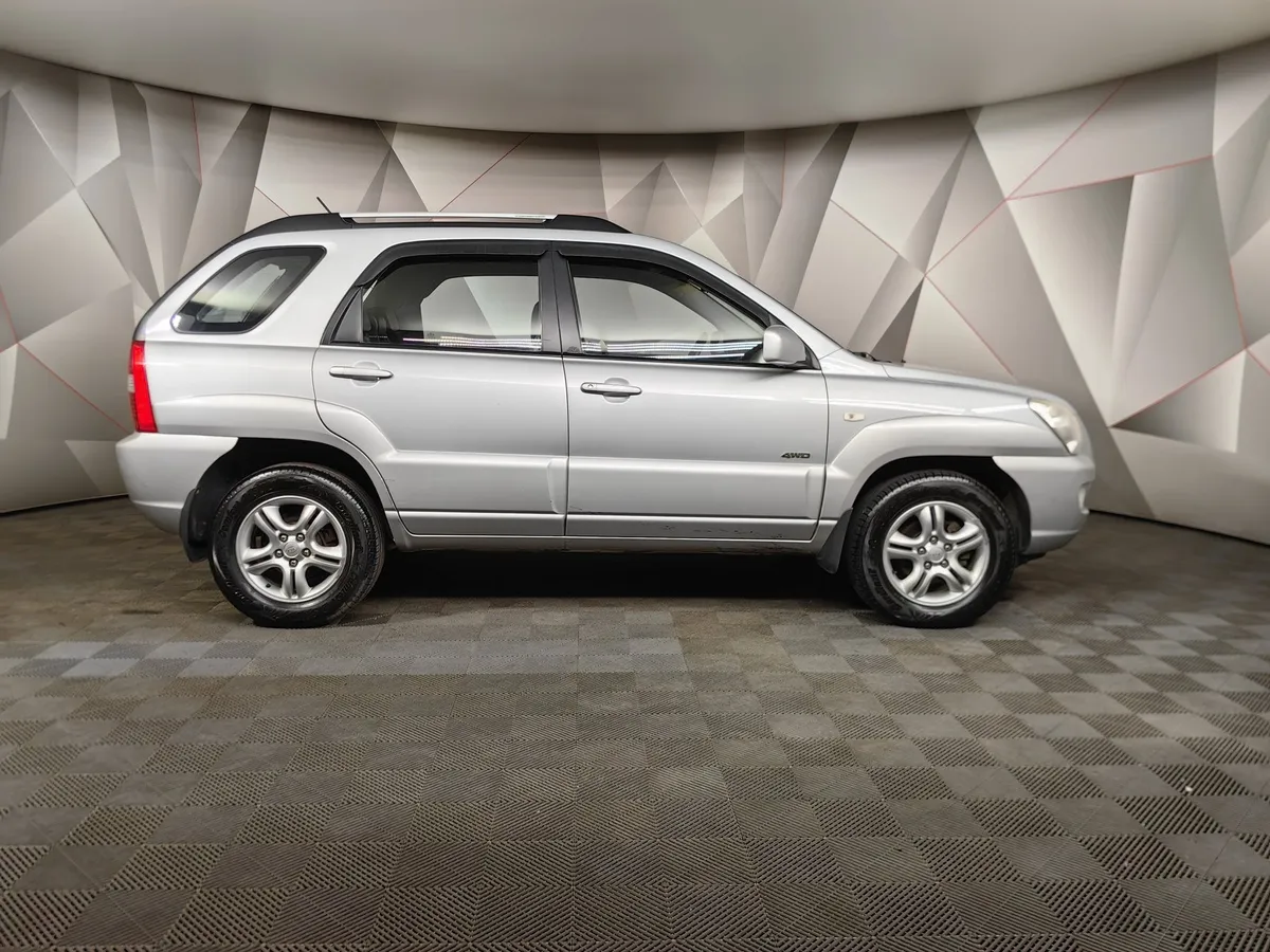 Kia Sportage 2.0 CRDi AT 4WD (112 л.с.) Серебристый в АВИЛОН. Слайд №6