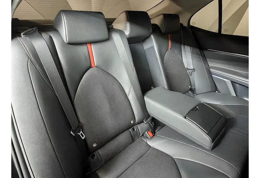 Toyota Camry 3.5 AT (249 л.с.) Черный в АВИЛОН. Слайд №9