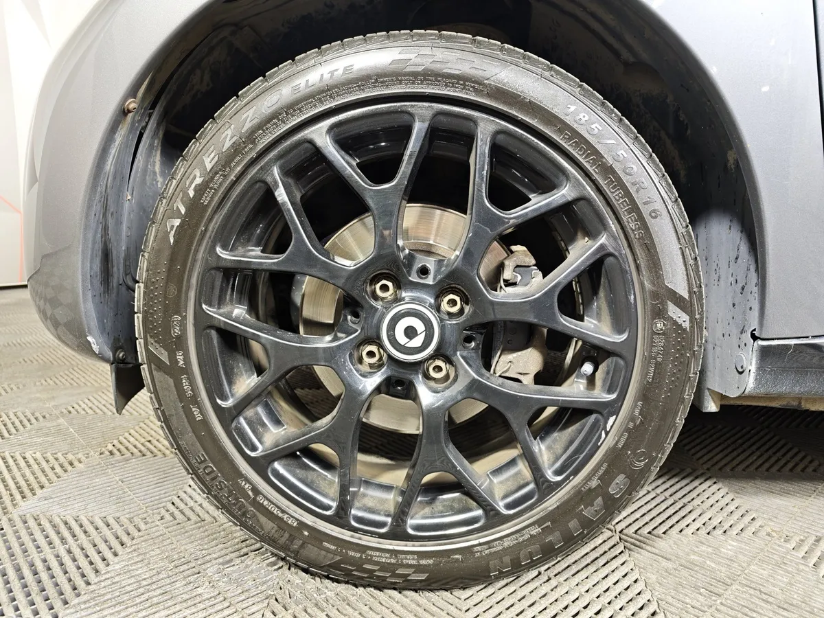 Smart Forfour 0.9 T AMT twinamic (90 л.с.) Серый в АВИЛОН. Слайд №9