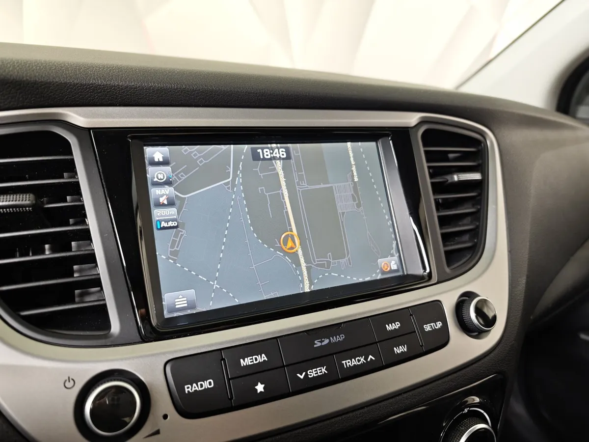 Hyundai Solaris 1.6 AT (123 л.с.) Elegance Серебристый в АВИЛОН. Слайд №21