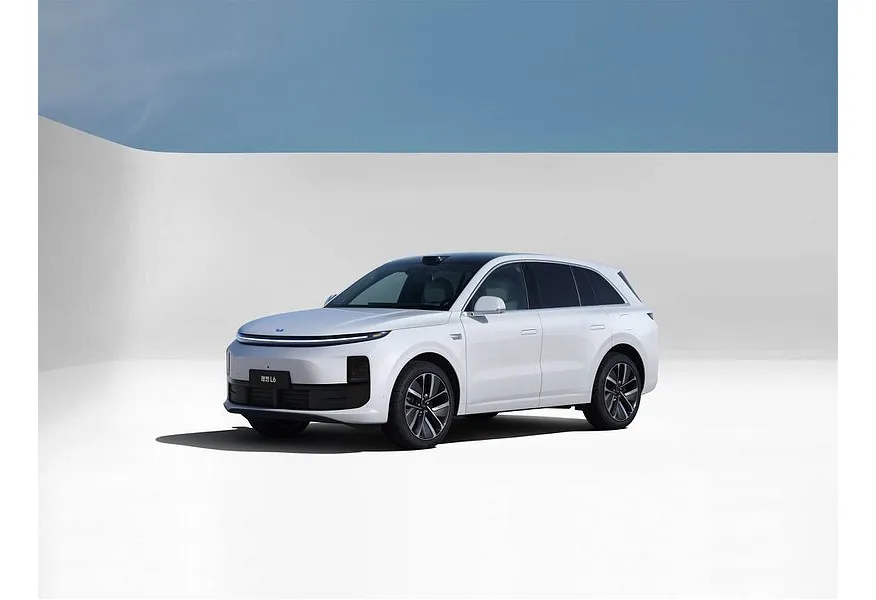 АВИЛОН - Li Auto L6 1.5 AT 4WD (150 л.с.) Max Белый - slide 9495963