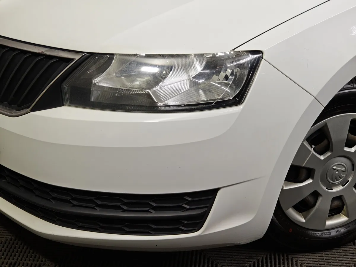 Skoda Rapid 1.6 MT (90 л.с.) Белый в АВИЛОН. Слайд №10