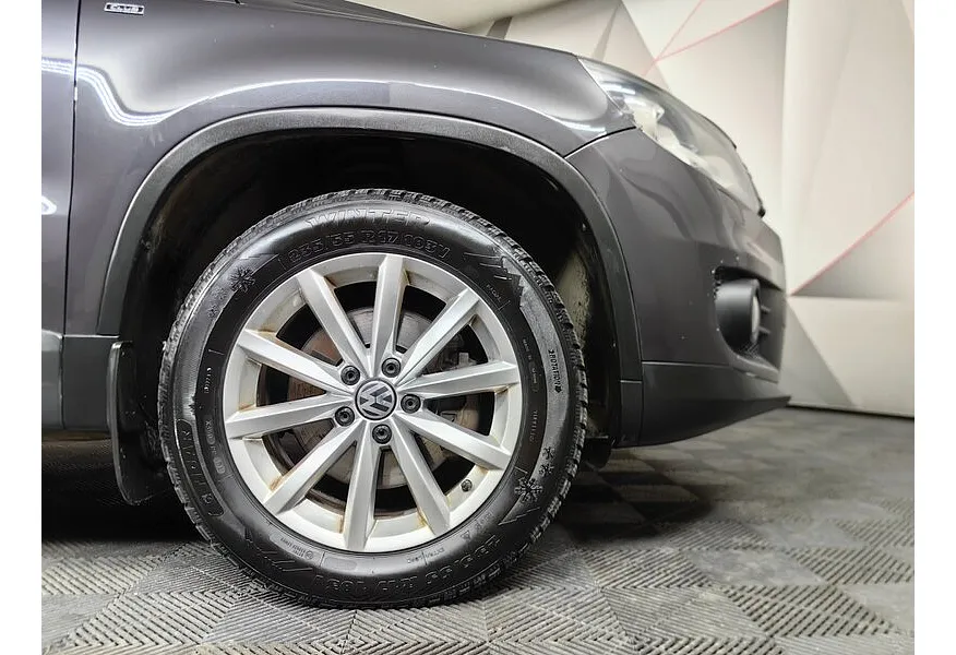 Volkswagen Tiguan 2.0 TSI 4Motion AT (180 л.с.) CLUB Серый в АВИЛОН. Слайд №9