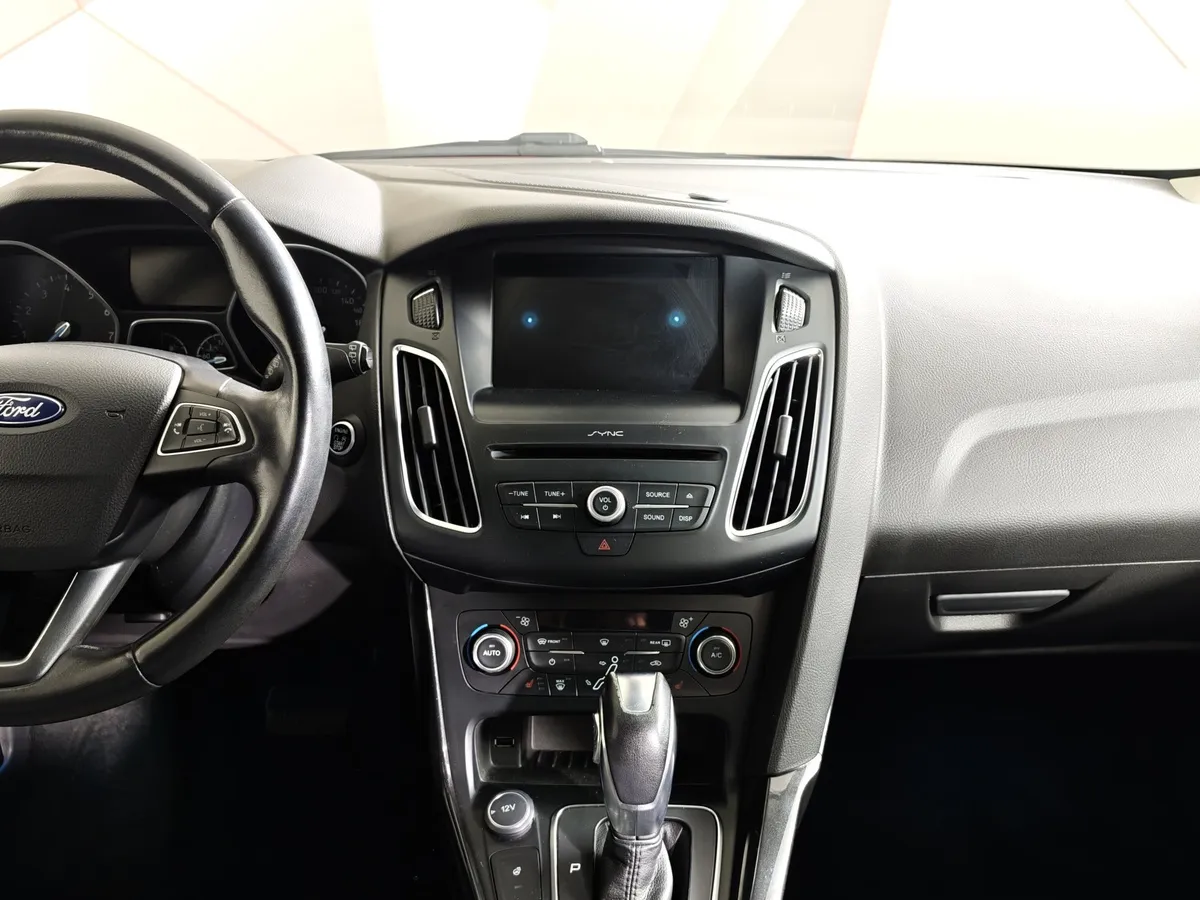 Ford Focus 1.5 EcoBoost AT (150 л.с.) Titanium Белый в АВИЛОН. Слайд №15