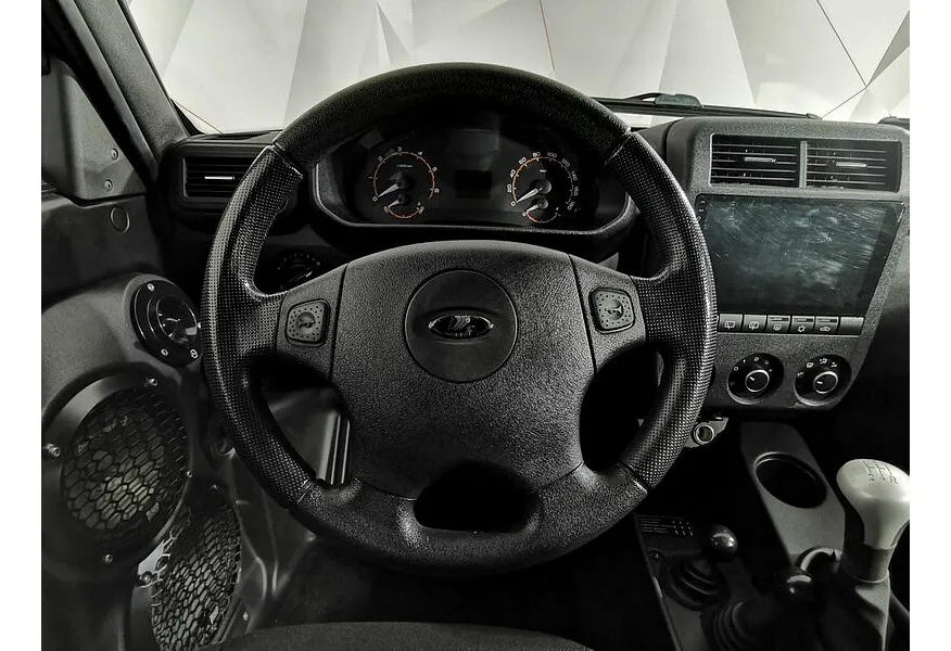 ВАЗ (Lada) 4x4 1.7 MT 8 кл. (Евро-4) (83 л.с.) Черный в АВИЛОН. Слайд №11