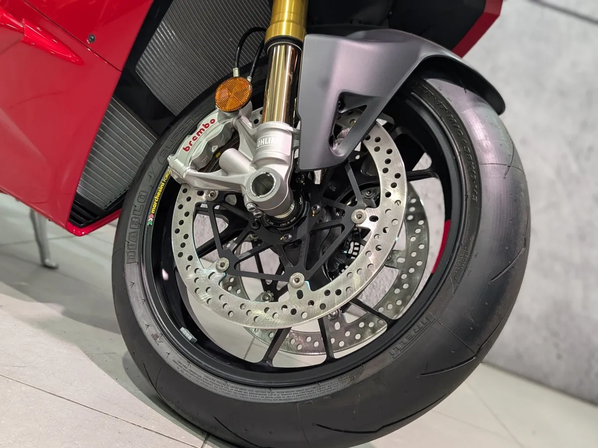 Ducati Panigale V4 1100 см³ (214 л.с.) 1103 Красный в АВИЛОН. Слайд №5