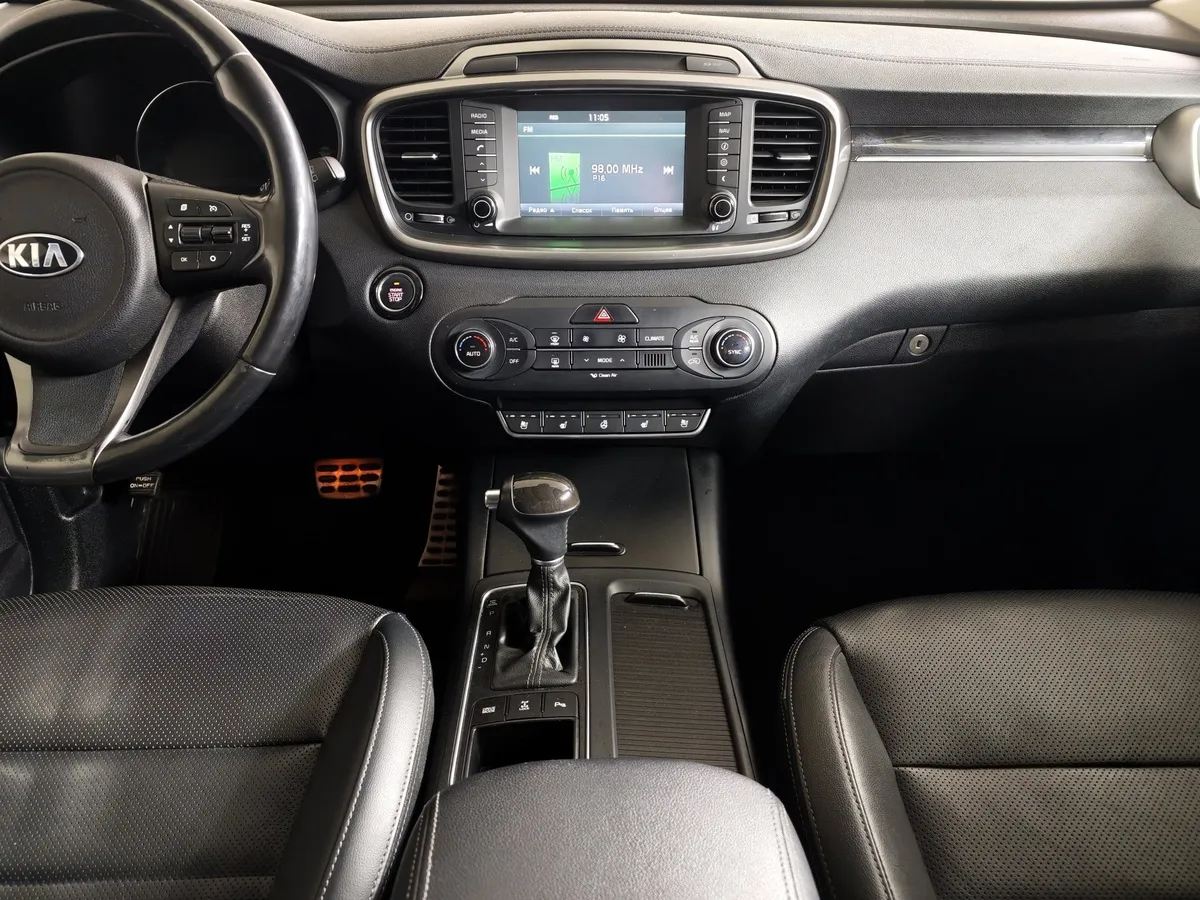 Kia Sorento 2.2 D AT AWD (5 мест) (200 л.с.) Prestige Белый в АВИЛОН. Слайд №15