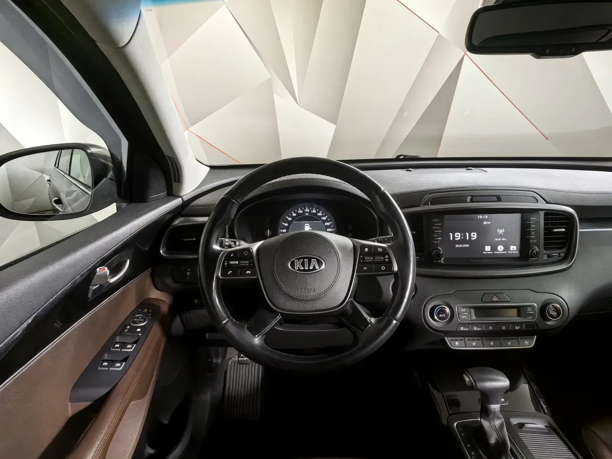 Kia Sorento 2.2 D AT AWD (5 мест) (200 л.с.) Prestige Коричневый в АВИЛОН. Слайд №19