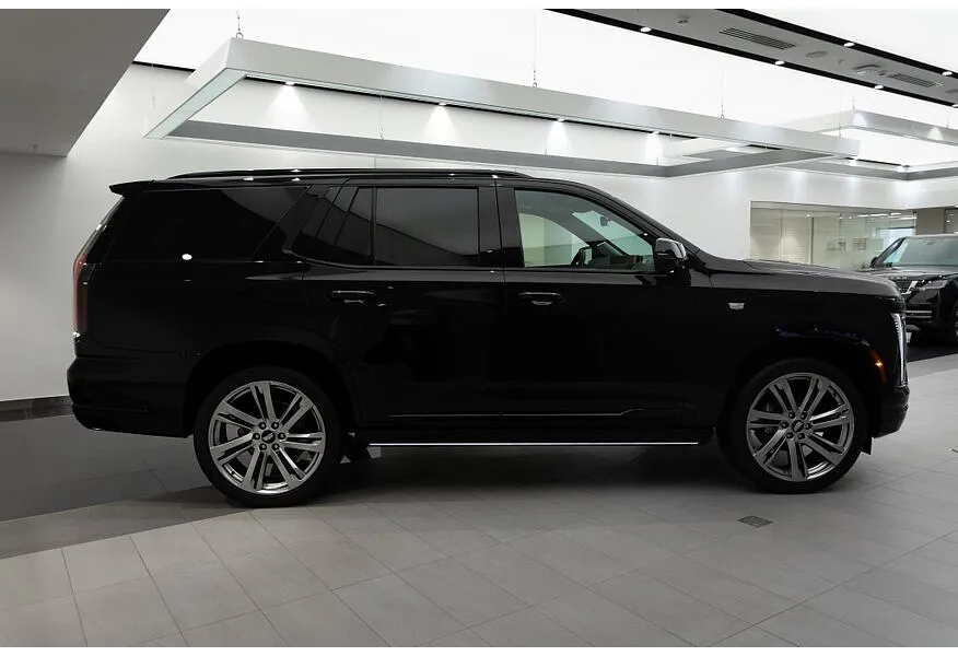 Cadillac Escalade 6.2 V8 AT AWD (420 л.с.) Sport Platinum Черный в АВИЛОН. Слайд №4