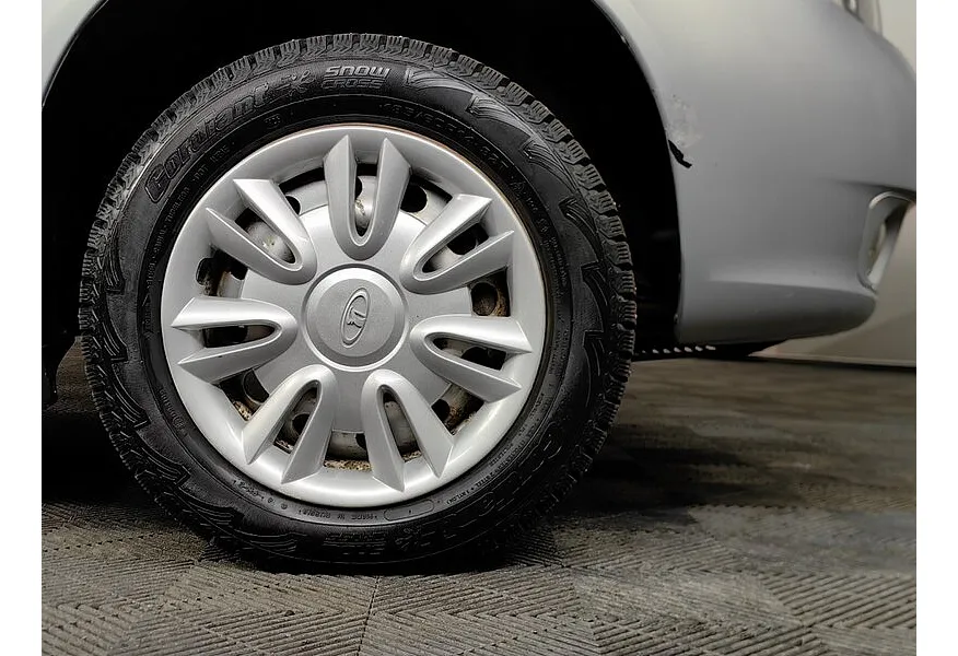 ВАЗ (Lada) Kalina 1.4 MT 16 кл (Евро-3) (89 л.с.) Серебристый в АВИЛОН. Слайд №9