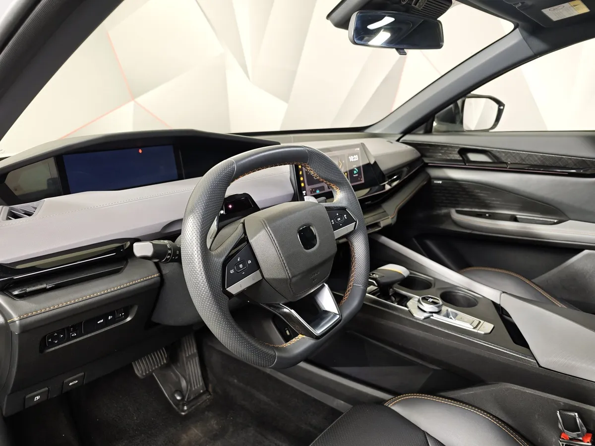 Changan UNI-V 1.5 AMT (181 л.с.) Tech Белый в АВИЛОН. Слайд №19