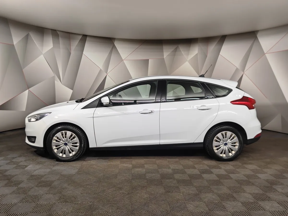 Ford Focus 1.6 Ti-VCT PowerShift (105 л.с.) Trend Белый в АВИЛОН. Слайд №5