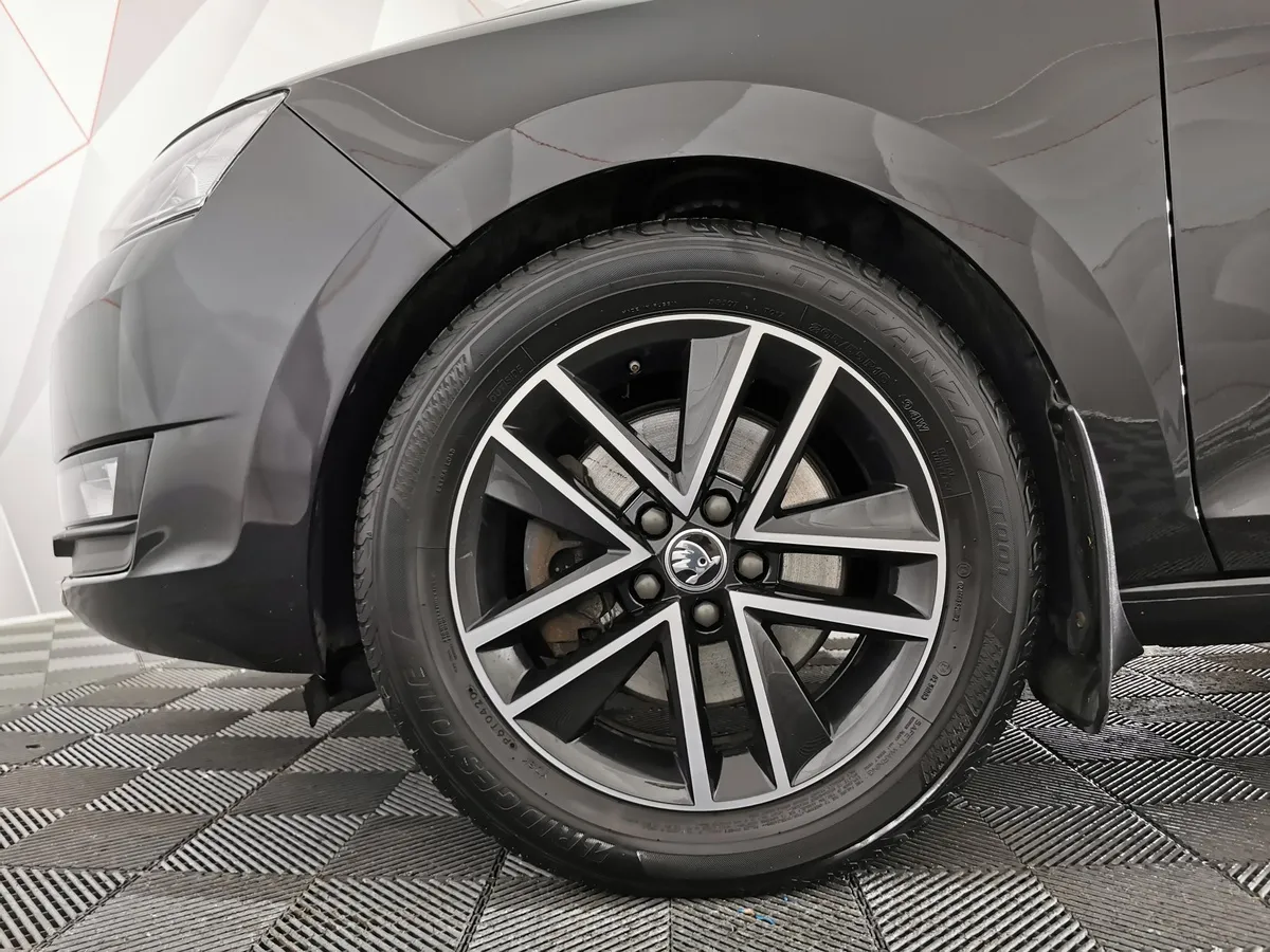 Skoda Rapid 1.4 TSI DSG (125 л.с.) Active Черный в АВИЛОН. Слайд №9