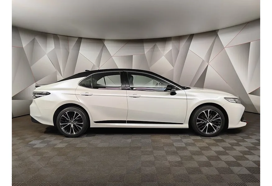 Toyota Camry 2.5 AT (181 л.с.) Белый в АВИЛОН. Слайд №4